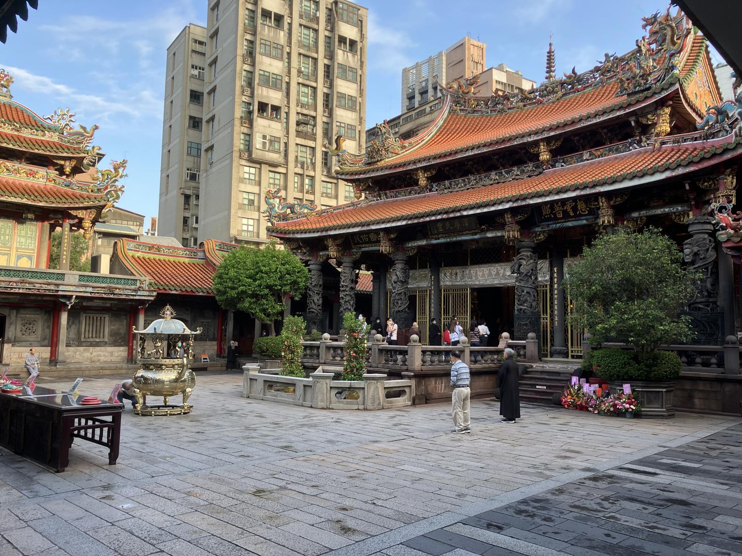 ２６日（日）　６時２４分　龍山寺